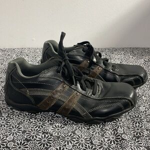 Sketchers men’s size 10 leather shoes